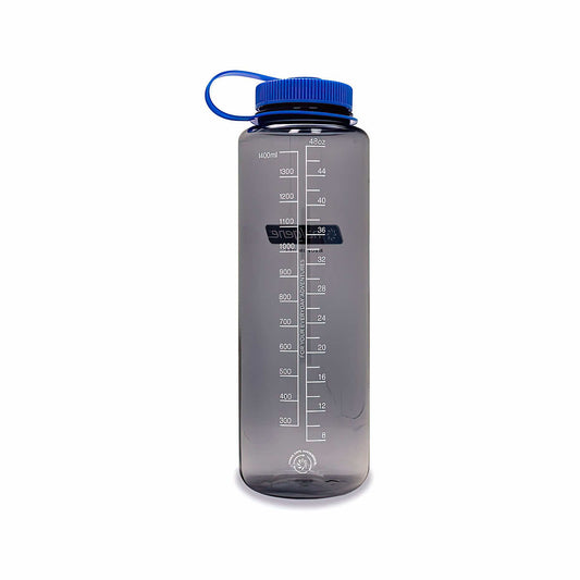 Color swatch for Wide Mouth Silo Sustain Water Bottle - 48 Ounce in Grey
