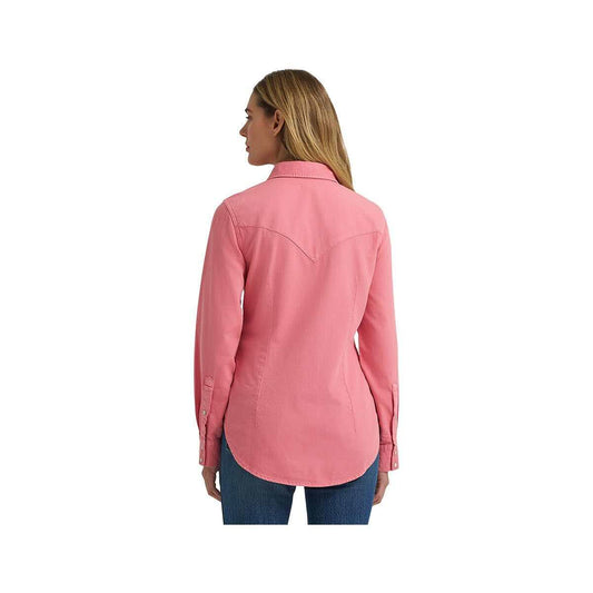 Color swatch for Wrangler Women's Colorwash Slim Western Snap Shirt in Pink