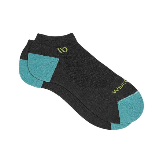 Wide Open Women's Solid Cushioned Ankle Midweight Socks